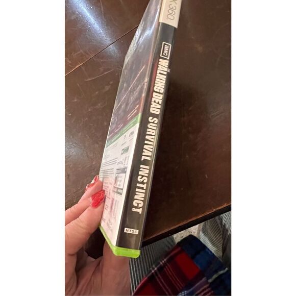 THE WALKING DEAD SURVIVAL INSTINCT XBOX 360 VIDEO GAME - Picture 5 of 7